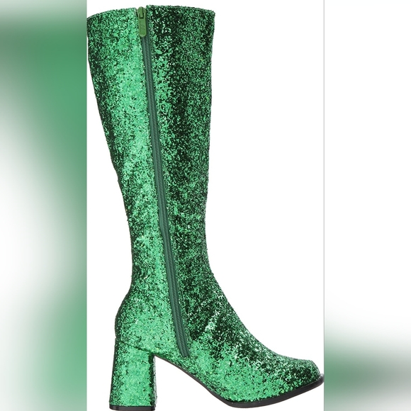 Ellie - Picture 3 of 5